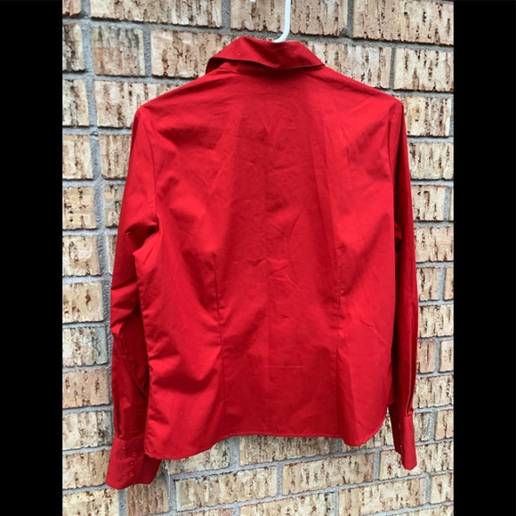 Mantles Woman Red shirt in Size 12 - Picture 2 of 4
